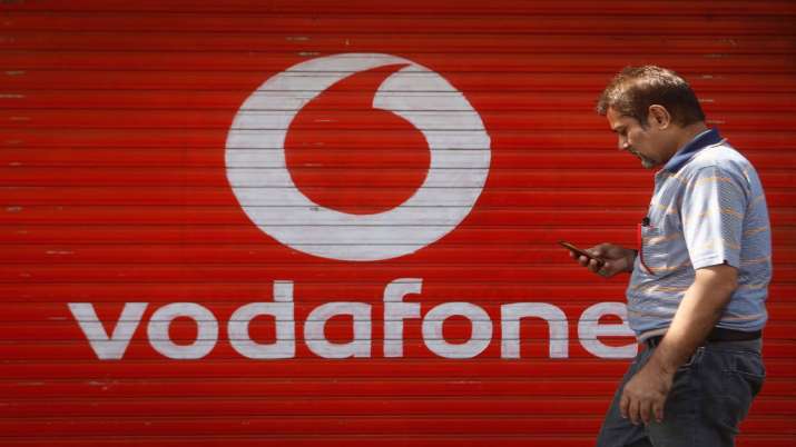 Voda Idea, Bharti Airtel announced hike in mobile phone call and data charges from December Voda Idea, Bharti Airtel announced hike in mobile phone call and data charges from December - India TV Paisa