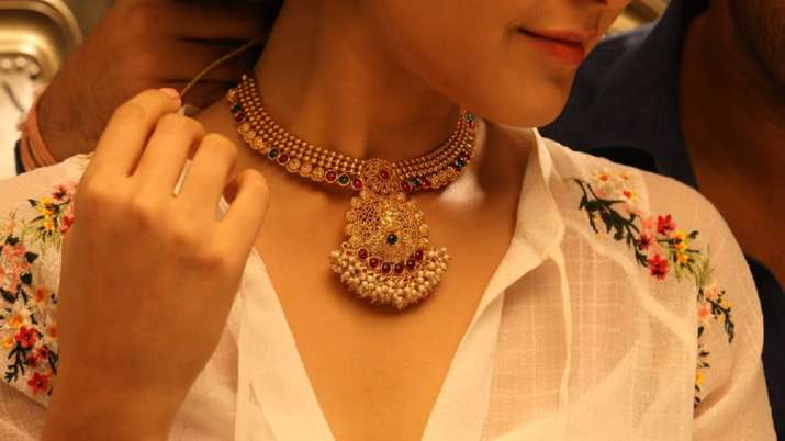 Gold price up Rs 80, silver gains Rs 101 Gold price up Rs 80, silver gains Rs 101- India TV Paisa