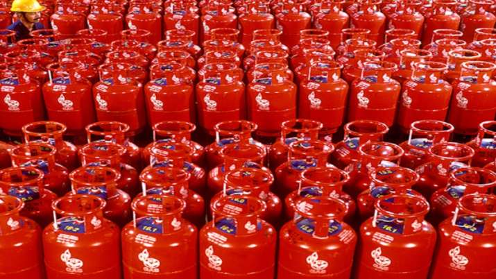 LPG cylinder price increased again । File Photo LPG cylinder price increased again । File Photo- India TV Paisa