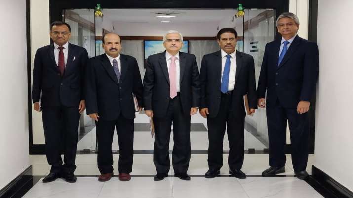 RBI keeps repo rate unchanged at 5.15 per cent हालांकि रिजर्व बैंक ने चालू वित्त वर्ष के लिए जीडीपी RBI keeps repo rate unchanged at 5.15 per cent हालांकि रिजर्व बैंक ने चालू वित्त वर्ष के लिए जीडीपी- India TV Paisa