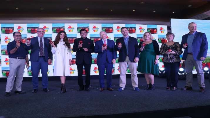 Disha Patni, Sanjeev Kapoor selected as brand ambassador... Disha Patni, Sanjeev Kapoor selected as brand ambassador...- India TV Paisa