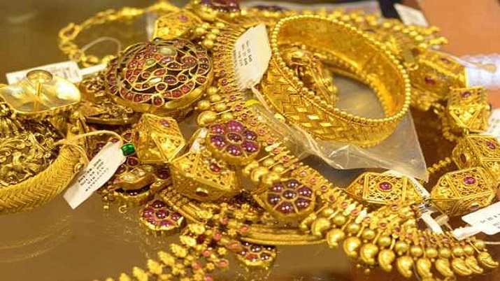 Gold gains Rs 54 on weaker rupee, global cues Gold gains Rs 54 on weaker rupee, global cues- India TV Paisa