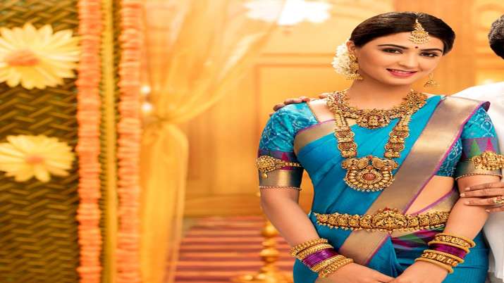 Gold climbs Rs 133, silver prices jump Rs 238 Gold climbs Rs 133, silver prices jump Rs 238- India TV Paisa