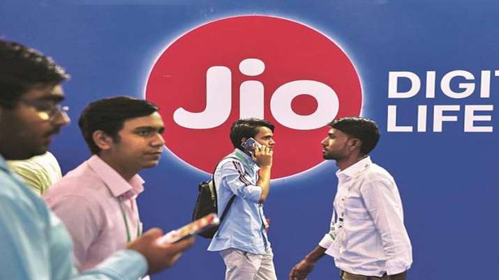 Reliance Jio pays Rs 195 cr to DoT to clear all AGR dues in advance Reliance Jio pays Rs 195 cr to DoT to clear all AGR dues in advance- India TV Paisa