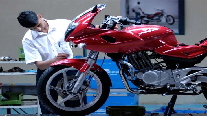 Bajaj Auto total sales dips 3 pc to 3,94,473 units in Jan Bajaj Auto total sales dips 3 pc to 3,94,473 units in Jan- India TV Paisa