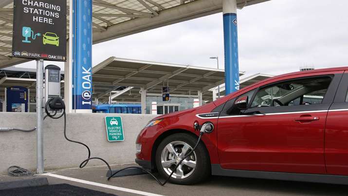EESL ties up with BSNL to set up 1,000 EV charging stations EESL ties up with BSNL to set up 1,000 EV charging stations- India TV Paisa