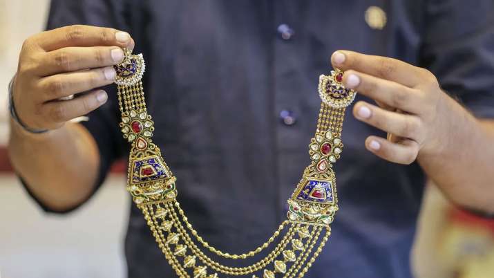 Gems, jewellery exports dip 8.45 pc to Rs 21,146.59 cr in Jan Gems, jewellery exports dip 8.45 pc to Rs 21,146.59 cr in Jan- India TV Paisa