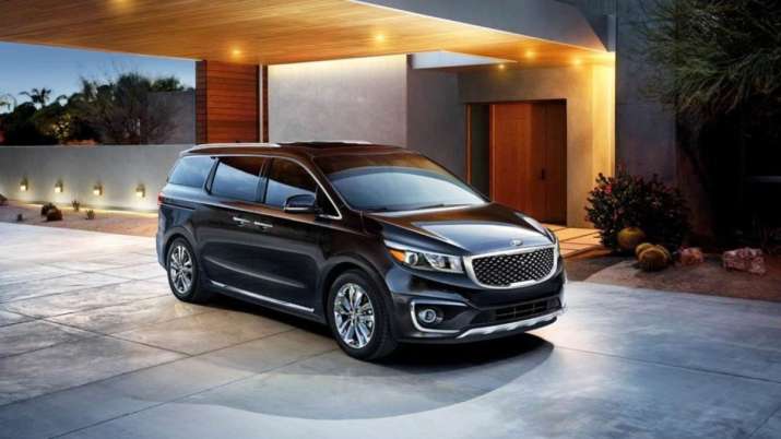 Kia Motors launches premium MPV Carnival at Auto Expo 2020 Kia Motors launches premium MPV Carnival at Auto Expo 2020- India TV Paisa