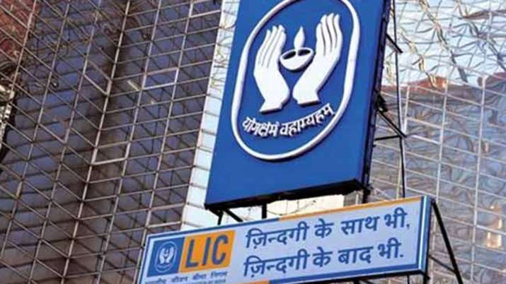 LIC public offer likely in 2nd half of FY21, likely to sell 10 percent stake LIC public offer likely in 2nd half of FY21, likely to sell 10 percent stake- India TV Paisa