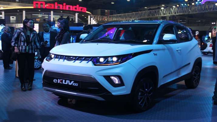 Mahindra launches eKUV100 priced at Rs 8.25 lakh Mahindra launches eKUV100 priced at Rs 8.25 lakh- India TV Paisa