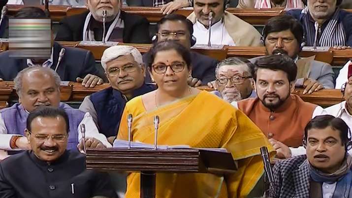 तेजस जैसी और रेलगाड़ियां चलायी जाएंगी, 100 और हवाई अड्डे विकसित किए जाएंगे: सीतारमण तेजस जैसी और रेलगाड़ियां चलायी जाएंगी, 100 और हवाई अड्डे विकसित किए जाएंगे: सीतारमण- India TV Paisa