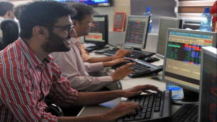 Sensex snaps 4-session slide, soars 429 pts Sensex snaps 4-session slide, soars 429 pts- India TV Paisa