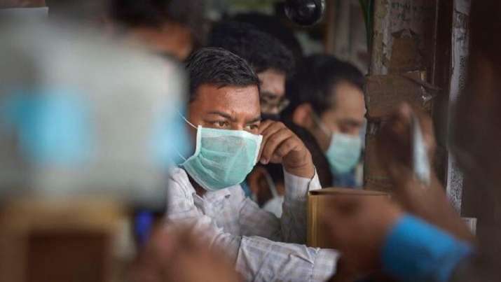 लॉकडाउन के बाद, पारा चढ़ने से भारत में रुक सकता है कोरोना का प्रसार: माइक्रोबायोलॉजिस्ट लॉकडाउन के बाद, पारा चढ़ने से भारत में रुक सकता है कोरोना का प्रसार: माइक्रोबायोलॉजिस्ट- India TV