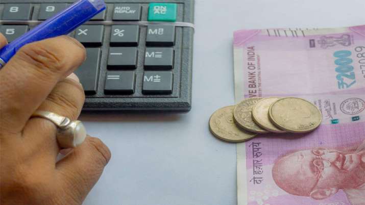 EPFO lowers interest rate on employee provident fund to 8.50 pc for 2019-20 EPFO lowers interest rate on employee provident fund to 8.50 pc for 2019-20 - India TV Paisa