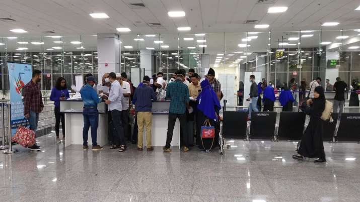 Coronavirus, International passenger, Airports, Hardeep Singh Puri, lok sabha Coronavirus, International passenger, Airports, Hardeep Singh Puri, lok sabha- India TV Paisa