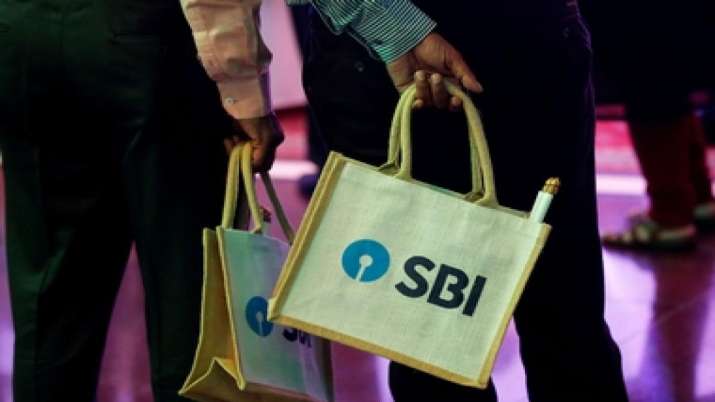 SBI Cards make weak debut at bourses; plunges over 10 pc SBI Cards make weak debut at bourses; plunges over 10 pc- India TV Paisa