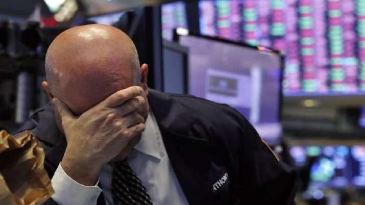 Investors get poorer by Rs 7.62 lakh crore as coronavirus fears deepen Investors get poorer by Rs 7.62 lakh crore as coronavirus fears deepen- India TV Paisa