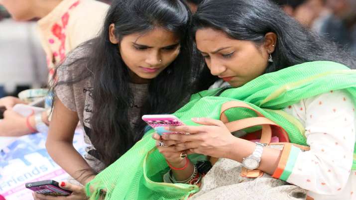 BSNL and MTNL extend prepaid validity period till April 20, Airtel till April 17 BSNL and MTNL extend prepaid validity period till April 20, Airtel till April 17- India TV Paisa
