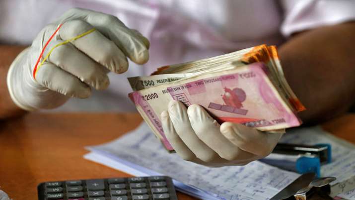 How the cut in dearness allowance will affect the pockets of government employees How the cut in dearness allowance will affect the pockets of government employees- India TV Paisa