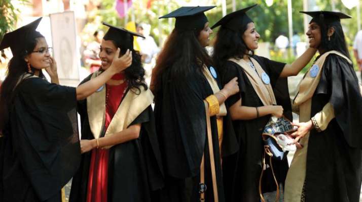 Offline convocation for Indian students in US amid... Offline convocation for Indian students in US amid...- India TV Hindi