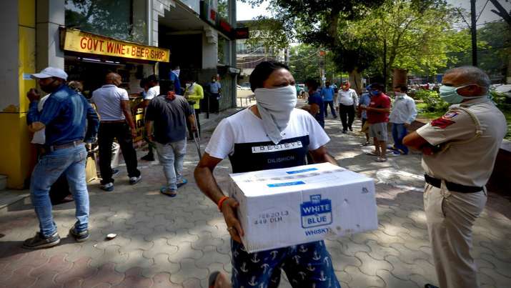 Industry pitch for home delivery of liquor Industry pitch for home delivery of liquor- India TV Paisa