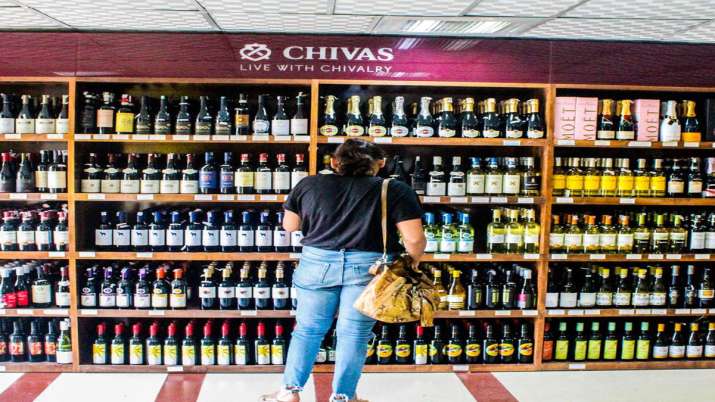 Uttar Pradesh Cabinet approves liquors sale in Uttar Pradesh Cabinet approves liquors sale in - India TV Hindi