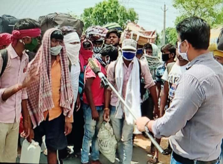 12 दिन चलकर जयपुर पहुंचे मजदूर, नहीं मिली कोई मदद, सरकार के दावों की खुली पोल 12 दिन चलकर जयपुर पहुंचे मजदूर, नहीं मिली कोई मदद, सरकार के दावों की खुली पोल- India TV Hindi