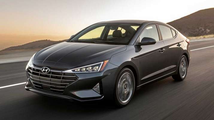 BS6 Hyundai Elantra Diesel launched at Rs 18.7 lakh BS6 Hyundai Elantra Diesel launched at Rs 18.7 lakh- India TV Paisa