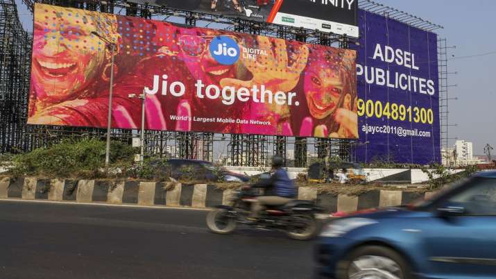 MUBADALA TO INVEST 9,093.60 CRORE rupees IN JIO PLATFORMS MUBADALA TO INVEST 9,093.60 CRORE rupees IN JIO PLATFORMS - India TV Paisa