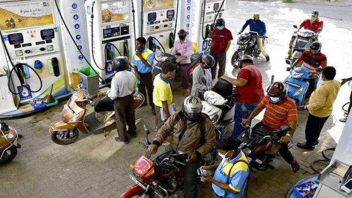Petrol and diesel prices at Rs 80.13/litre and Rs 80.19/litre respectively in Delhi Petrol and diesel prices at Rs 80.13/litre and Rs 80.19/litre respectively in Delhi - India TV Paisa