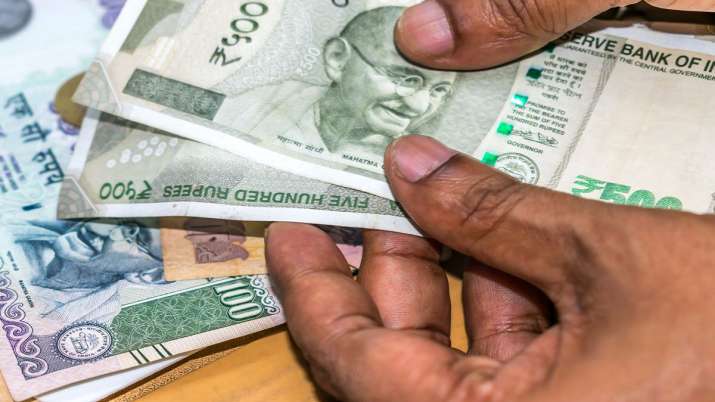 Rupee falls sharply against US dollar today, slides past 76 per USD Rupee falls sharply against US dollar today, slides past 76 per USD- India TV Paisa