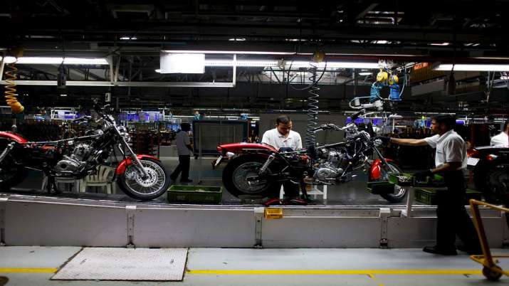 COVID-19: Workers at Bajaj Auto's Waluj plant seek temporary suspension of work COVID-19: Workers at Bajaj Auto's Waluj plant seek temporary suspension of work- India TV Paisa