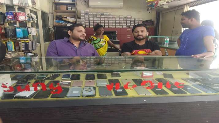 Ahmedabad Shopkeepers, Chinese gadgets Ahmedabad Shopkeepers, Chinese gadgets - India TV Paisa