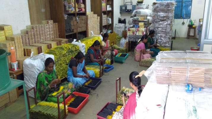 Agarbatti manufacturers witness increase in demand during Lockdown Agarbatti manufacturers witness increase in demand during Lockdown - India TV Paisa