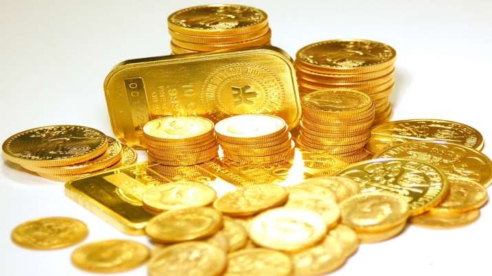 Gold falls Rs 94 on global cues, silver up by Rs 782 Gold falls Rs 94 on global cues, silver up by Rs 782- India TV Paisa