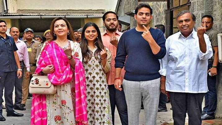 Mukesh Ambani plans to set up a family council Mukesh Ambani plans to set up a family council- India TV Paisa