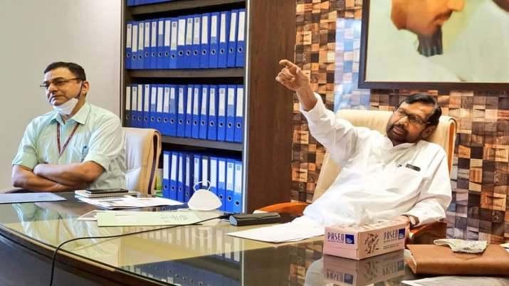 Ram Vilas Paswan launches online system of Registration and Renewal for Jewellers Ram Vilas Paswan launches online system of Registration and Renewal for Jewellers- India TV Paisa