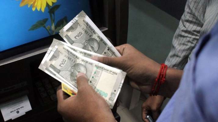 SBI ATM Cash withdrawal new facility through whatsapp message SBI ATM Cash withdrawal new facility through whatsapp message- India TV Paisa