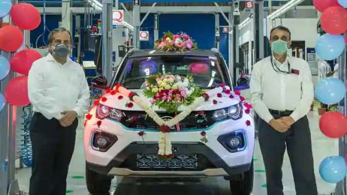 Tata Motors rolls out 1000th Nexon EV Tata Motors rolls out 1000th Nexon EV - India TV Paisa
