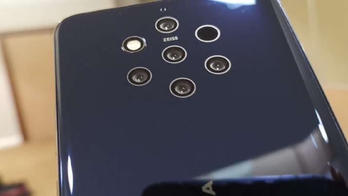 Huawei patents smartphone with 5 rear cameras Huawei patents smartphone with 5 rear cameras- India TV Paisa