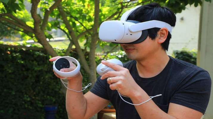 Facebook unveils next gen VR headset Oculus Quest 2 Facebook unveils next gen VR headset Oculus Quest 2- India TV Paisa