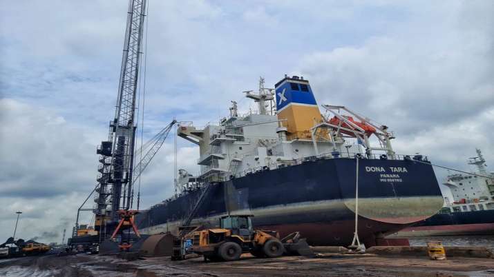 Kolkata Port Sells Arrested Russian Vessel To Realise Unpaid Dues Kolkata Port Sells Arrested Russian Vessel To Realise Unpaid Dues- India TV Paisa