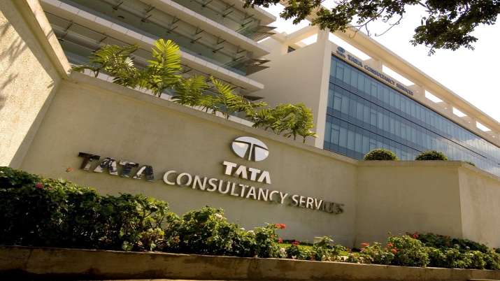 TCS becomes second Indian firm to cross Rs 9 lakh cr-market valuation mark TCS becomes second Indian firm to cross Rs 9 lakh cr-market valuation mark- India TV Paisa