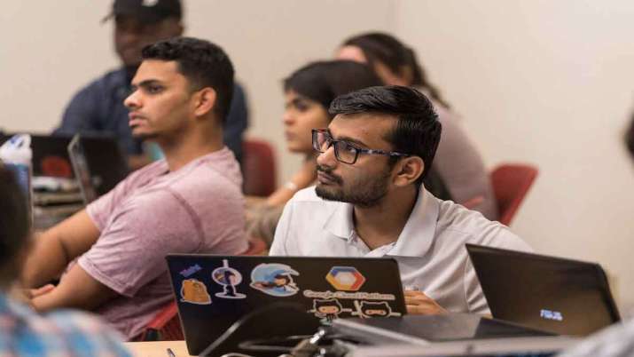 New H-1B visa rules, Fresh restrictions may affect Indian IT professionals New H-1B visa rules, Fresh restrictions may affect Indian IT professionals- India TV Paisa