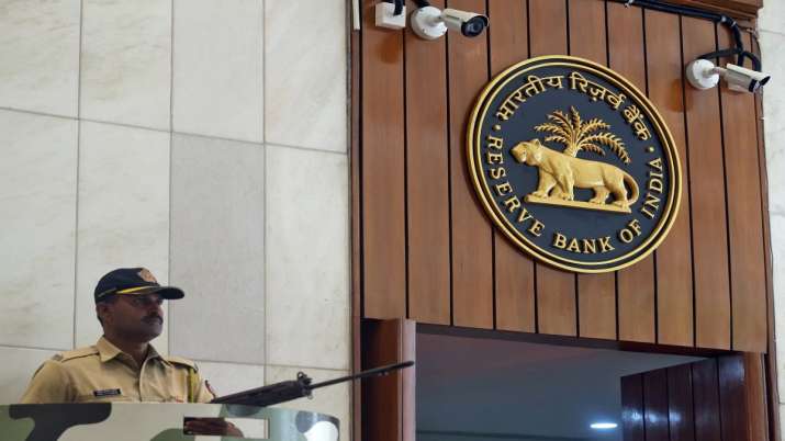 RBI says GDP likely to contract 9.5 pc in FY'21, know 13 main points of Monetary Policy Committee RBI says GDP likely to contract 9.5 pc in FY'21, know 13 main points of Monetary Policy Committee- India TV Paisa