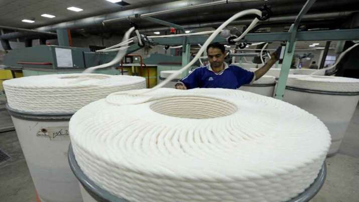 Welspun India provides job to 500 migrant workers Welspun India provides job to 500 migrant workers - India TV Paisa