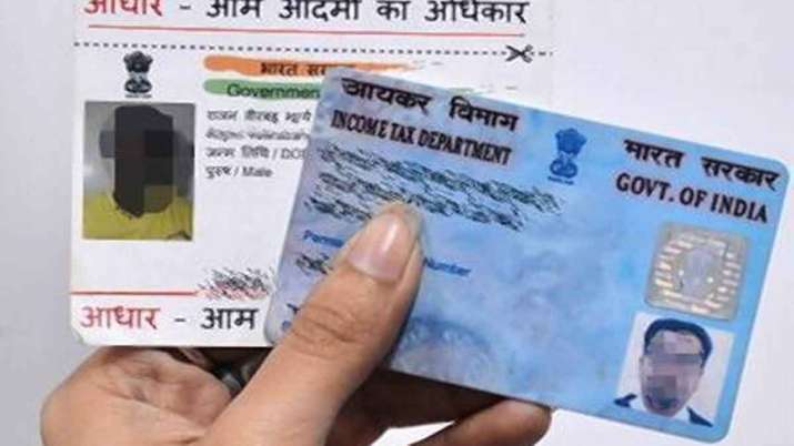 Aadhaar Card and PAN have different names, Do this to fix the issue Aadhaar Card and PAN have different names, Do this to fix the issue- India TV Paisa