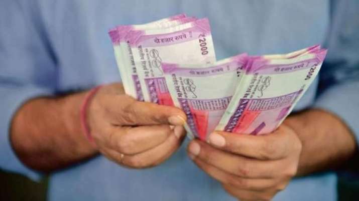 सर्विस चार्ज में... सर्विस चार्ज में...- India TV Paisa