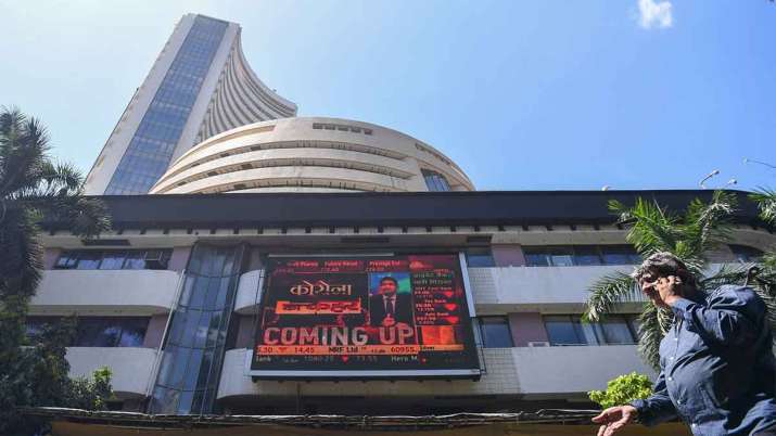 Sensex शुरुआती कारोबार में 250 अंक से अधिक उछला, Nifty 12,850 के पार Sensex शुरुआती कारोबार में 250 अंक से अधिक उछला, Nifty 12,850 के पार- India TV Paisa