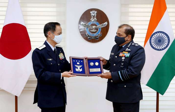 वायुसेना प्रमुख ने सैन्य सहयोग बढ़ाने के लिए अपने जापानी समकक्ष के साथ वार्ता की वायुसेना प्रमुख ने सैन्य सहयोग बढ़ाने के लिए अपने जापानी समकक्ष के साथ वार्ता की